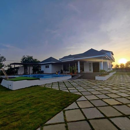 V R Farms Exotic Villa Venkatapur Exterior photo