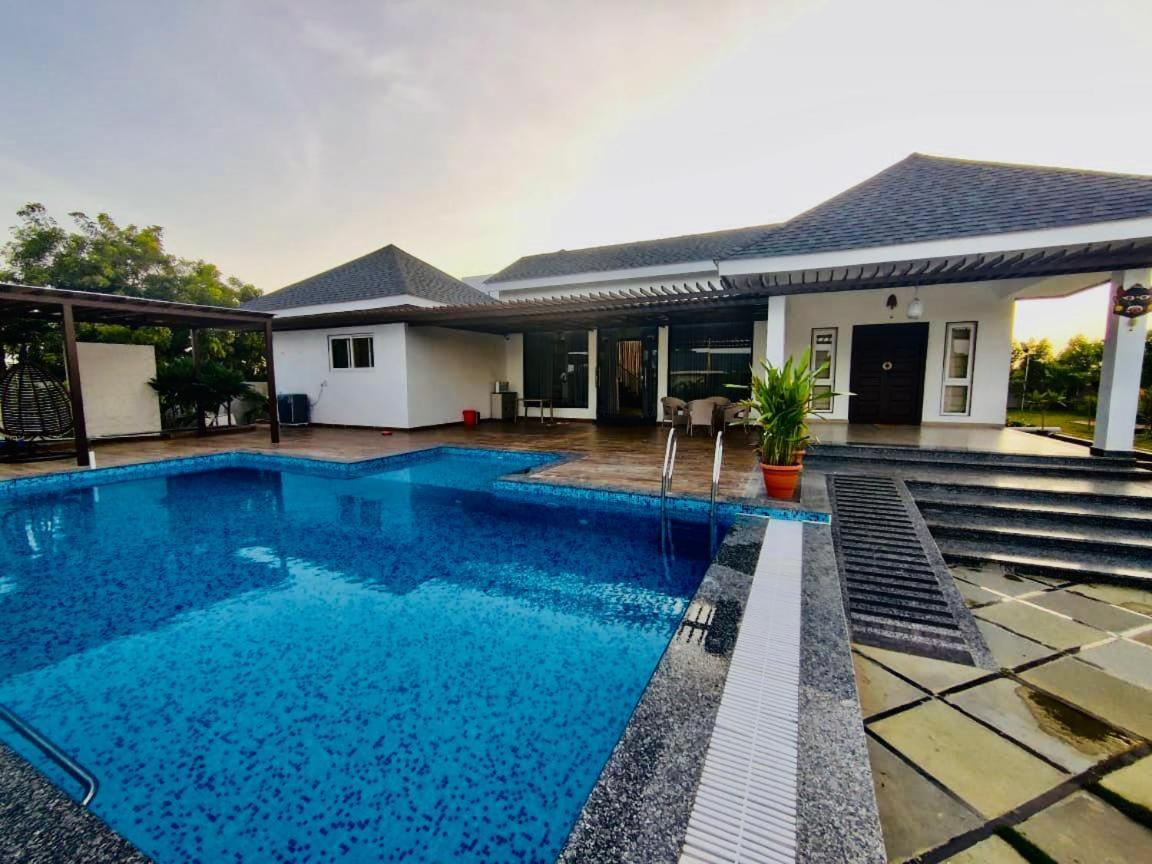 V R Farms Exotic Villa Venkatapur Exterior photo