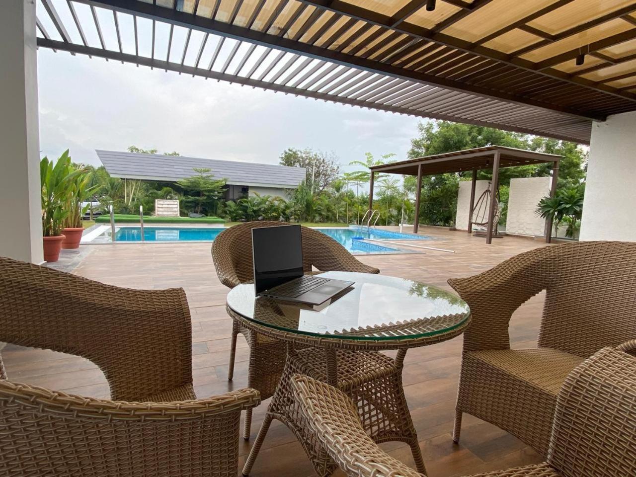 V R Farms Exotic Villa Venkatapur Exterior photo