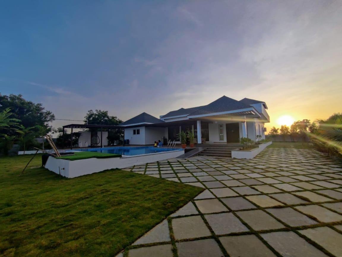 V R Farms Exotic Villa Venkatapur Exterior photo
